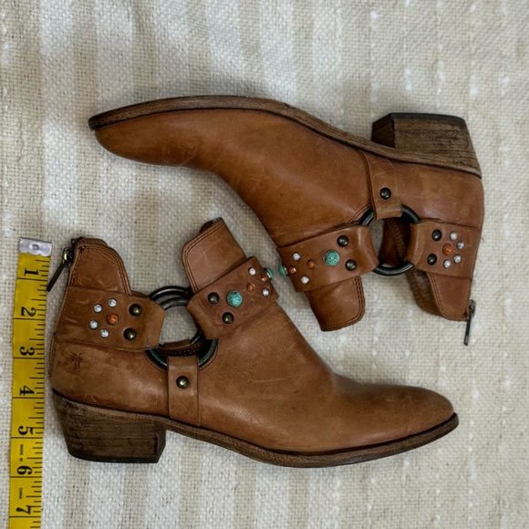 Frye Ray Stone Harness Zip Back Leather bootie/ ankle boot size 7 in cognac - Picture 9 of 14